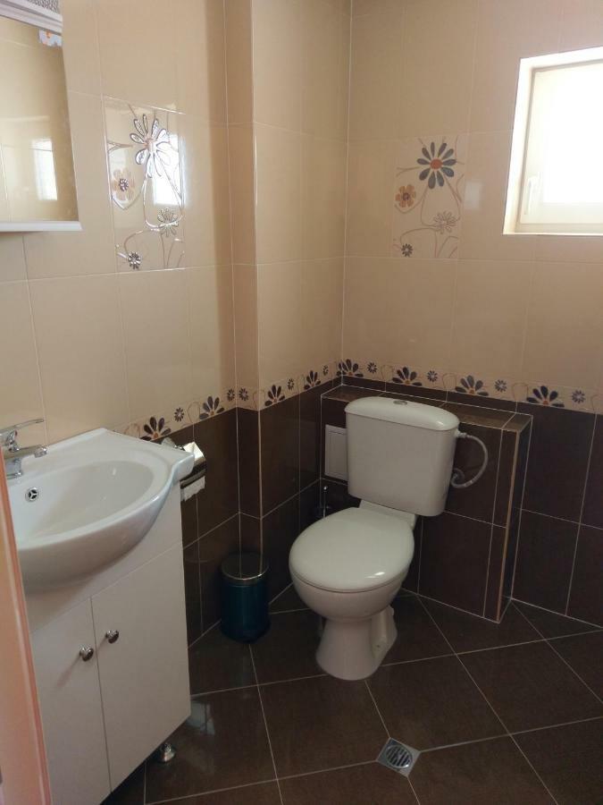 Стаи За Гости Елени Shiroki Dol Exteriör bild